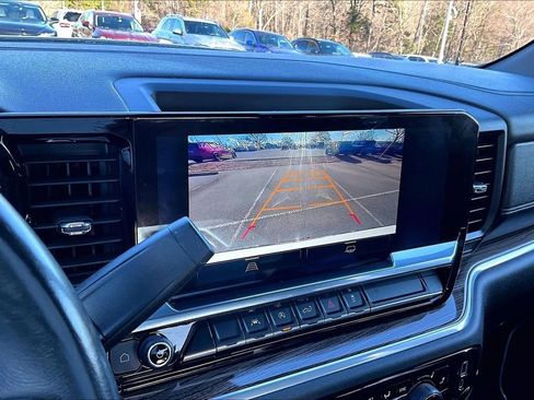 Used 2022 Chevrolet Silverado 1500 LT image 11