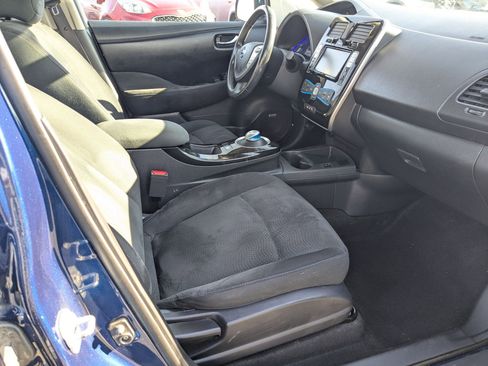 Used 2016 Nissan Leaf SV w/ Premium Package image 30