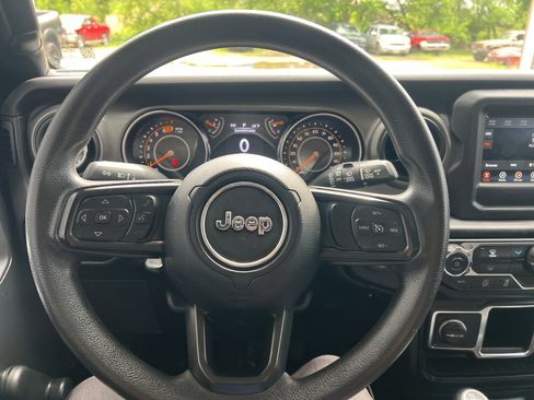 Used 2022 Jeep Wrangler Sport AWD/4WD image 8
