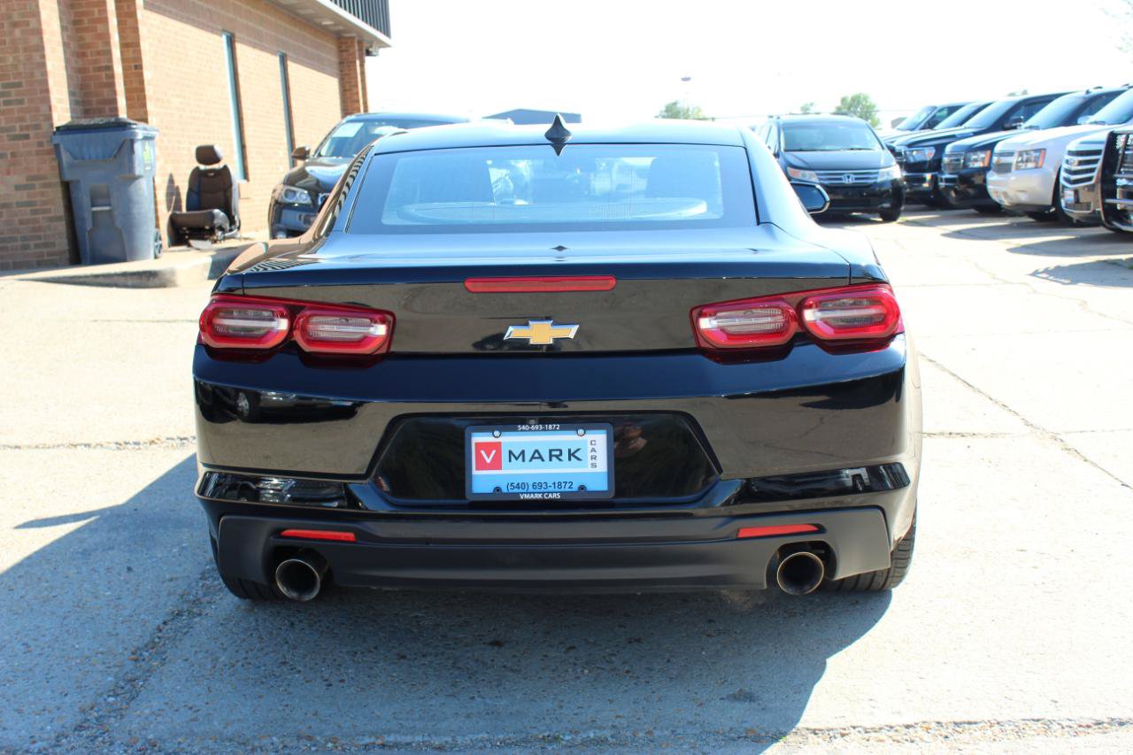 Used 2020 Chevrolet Camaro LT RWD image 5