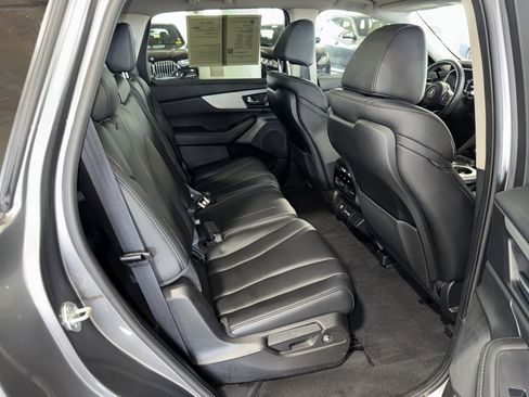 Used 2023 Acura MDX SH-AWD image 12
