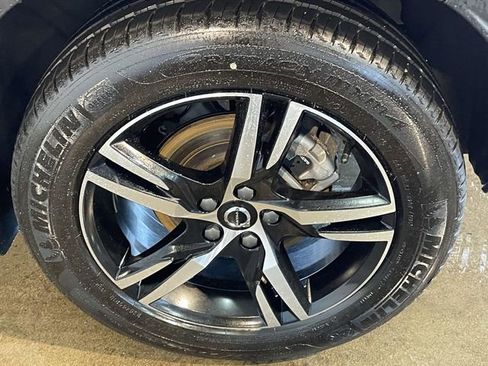 Used 2026 Volvo XC40 B5 Core w/ Climate Package image 10