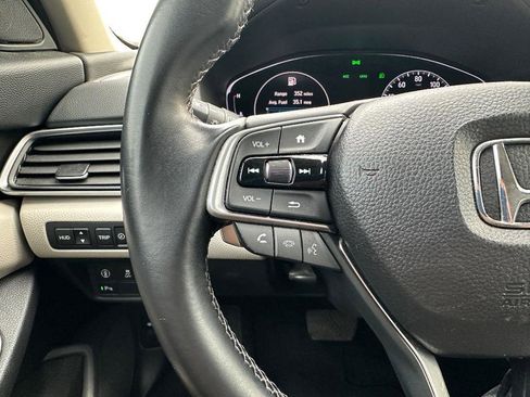 Used 2018 Honda Accord Touring image 11