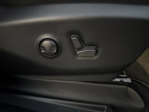 Used 2023 Chrysler Pacifica Limited w/ S Appearance Package image 33