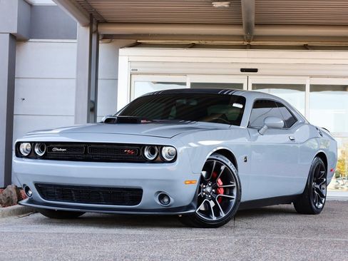 Used 2021 Dodge Challenger R/T Scat Pack w/ Shaker Package image 3