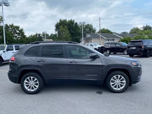 Used 2022 Jeep Cherokee Latitude Lux w/ Sun & Sound Group AWD/4WD image 6