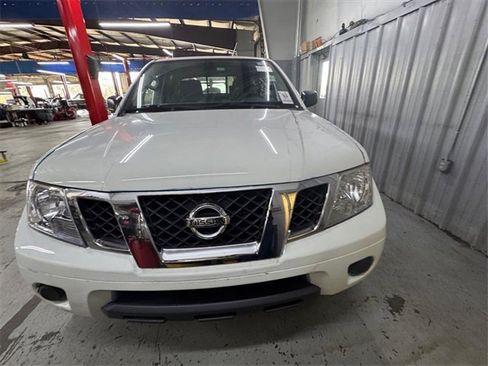 Used 2021 Nissan Frontier SV image 10