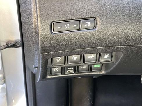 Used 2020 Nissan Rogue SL w/ Premium Package image 18