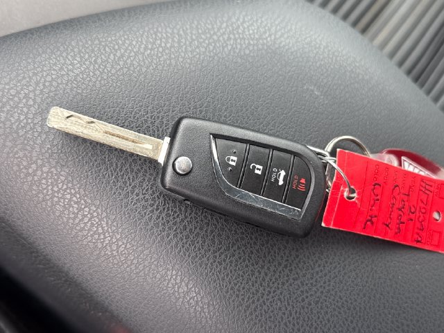 Used 2021 Toyota Camry SE FWD image 29