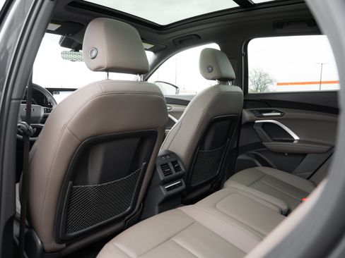 Certified 2025 Audi Q5 Premium w/ Convenience Package AWD/4WD image 24