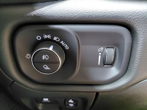 Used 2023 RAM 1500 Big Horn AWD/4WD image 42