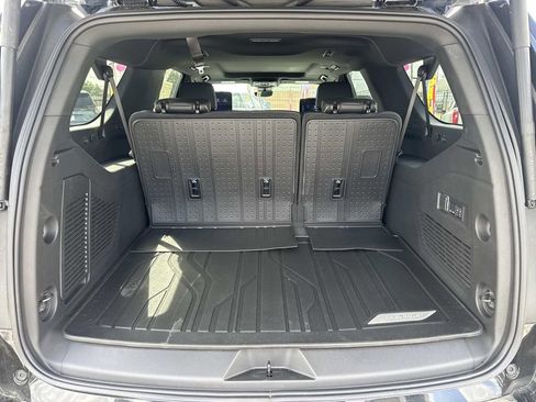 New 2026 Chevrolet Suburban Premier AWD/4WD image 8