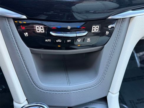 Used 2024 Cadillac XT6 Premium Luxury w/ Technology Package image 27