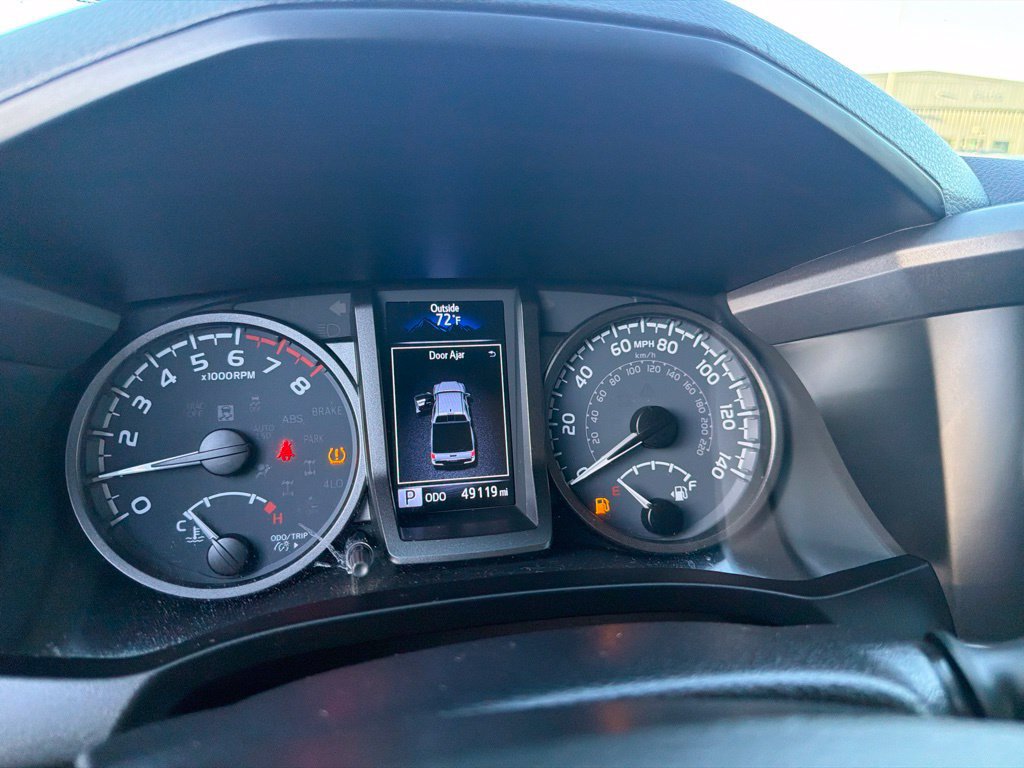Used 2021 Toyota Tacoma TRD Off-Road w/ Technology Package AWD/4WD image 8