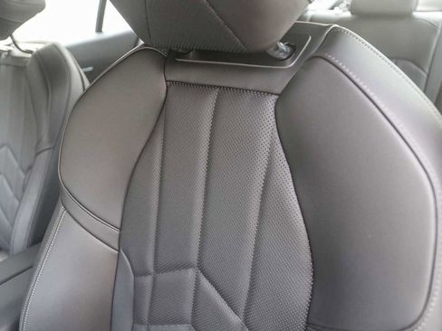 Certified 2025 BMW 530i image 21