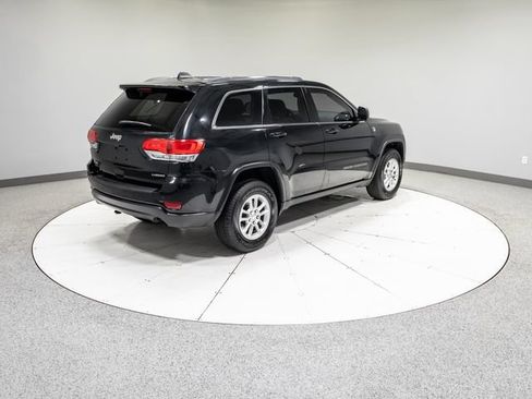 Used 2019 Jeep Grand Cherokee Laredo AWD/4WD image 29
