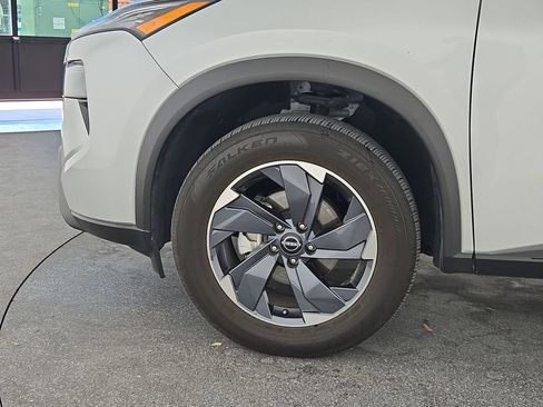 Used 2025 Nissan Rogue SV image 37