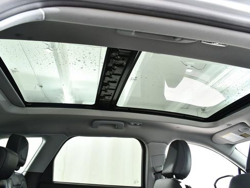 Used 2022 Lincoln Corsair AWD w/ Premium Package image 18