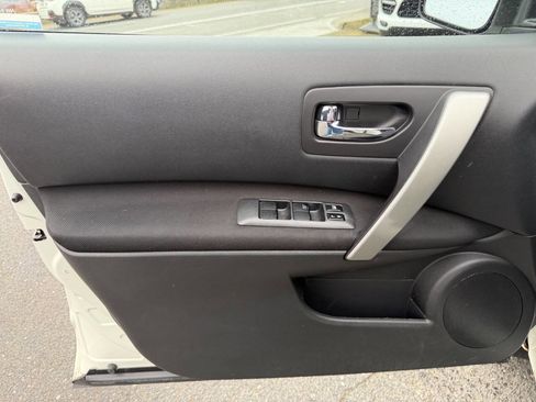 Used 2008 Nissan Rogue SL w/ Premium Pkg image 22