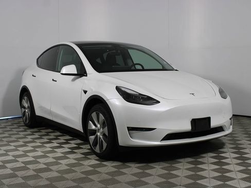 Used 2022 Tesla Model Y Long Range AWD/4WD image 28