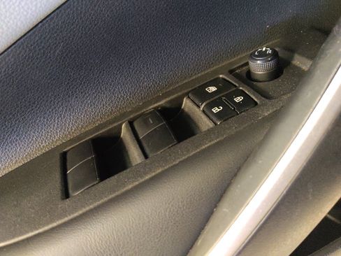 Used 2021 Toyota Corolla SE w/ Carpet Mat Package (TMS) image 27