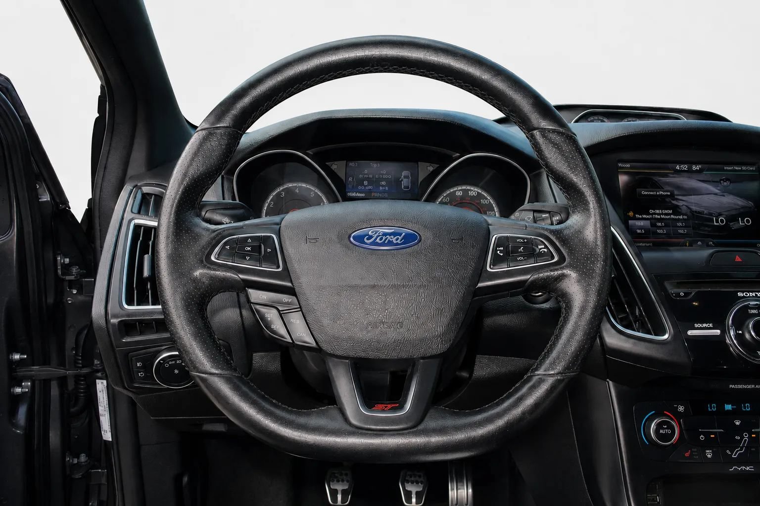 Used 2015 Ford Focus ST w/ Equipment Group 402A FWD image 11