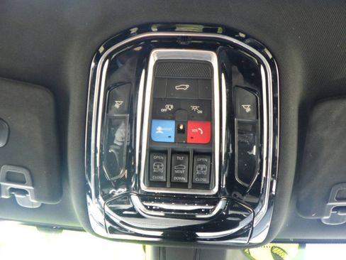 Used 2021 Jeep Grand Cherokee L Overland w/ Advanced Protech Group III AWD/4WD image 29