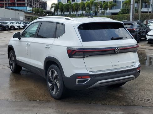 New 2026 Volkswagen Taos SE image 2