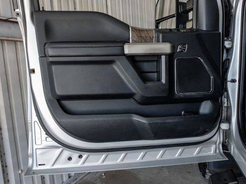 Used 2019 Ford F350 Lariat w/ Lariat Value Package image 43