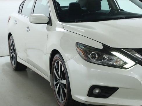 Used 2016 Nissan Altima 3.5 SR image 5