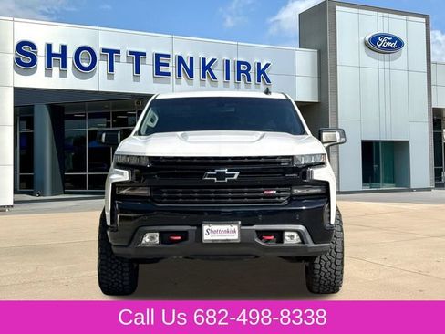 Used 2021 Chevrolet Silverado 1500 LT Trail Boss w/ LT Trail Boss Premium Package AWD/4WD image 2