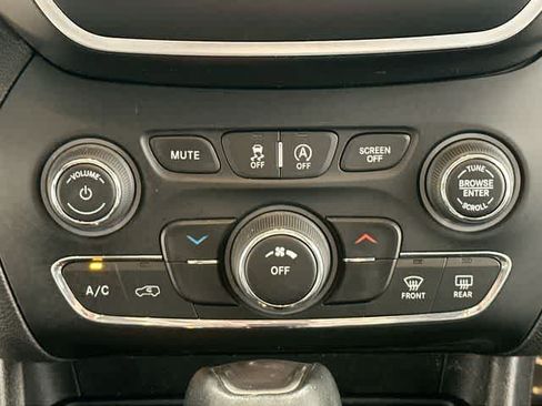 Used 2021 Jeep Cherokee Latitude Lux AWD/4WD image 15