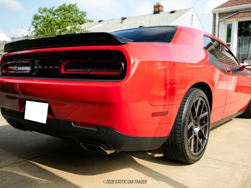 Used 2017 Dodge Challenger R/T w/ Quick Order Package 22P T/A RWD image 8