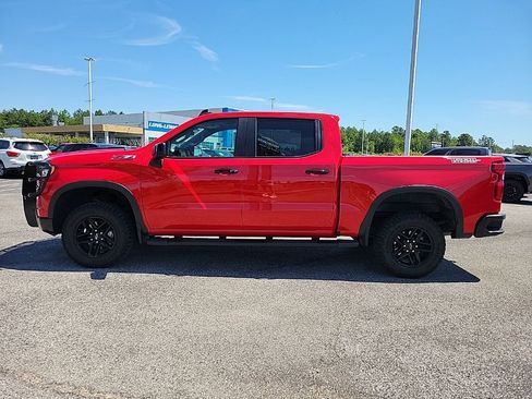 Used 2024 Chevrolet Silverado 1500 LT Trail Boss w/ Convenience Package II AWD/4WD image 4