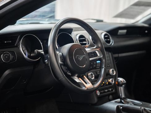 Used 2018 Ford Mustang Coupe RWD image 22