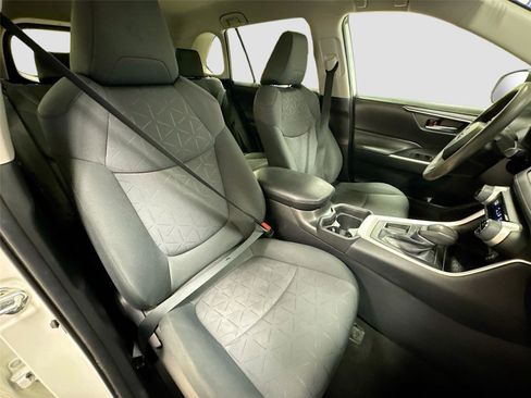Used 2021 Toyota RAV4 XLE FWD image 26