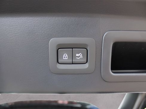 Used 2024 MAZDA CX-30 AWD 2.5 S w/ Premium Package image 12