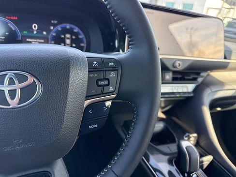 Used 2026 Toyota Crown AWD/4WD image 18