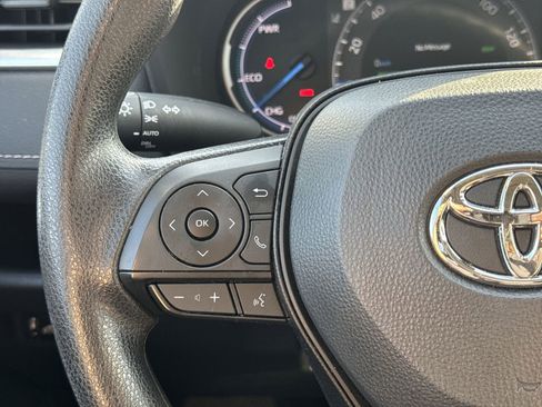 Used 2025 Toyota RAV4 XLE image 19