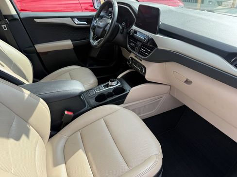 Used 2020 Ford Escape SEL FWD image 3