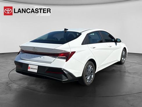 Used 2024 Hyundai Elantra SEL FWD image 7