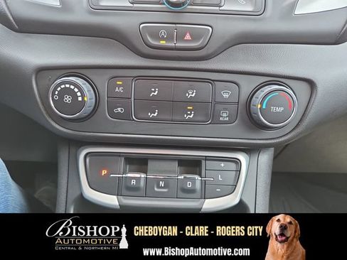 Used 2024 GMC Terrain SLE w/ LPO, Floor Liner Package FWD image 26