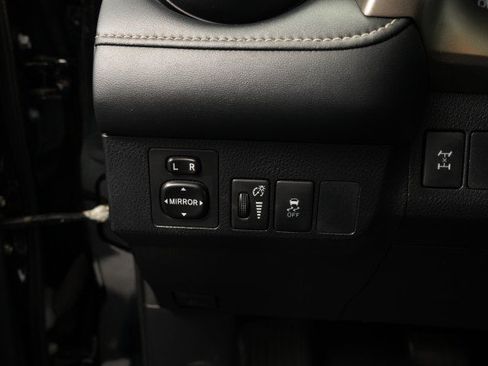 Used 2015 Toyota RAV4 XLE AWD/4WD image 33