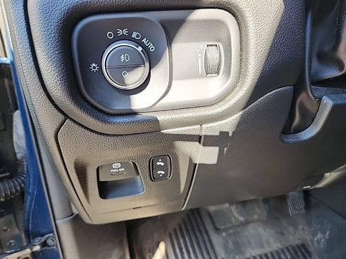 Used 2023 RAM 1500 Big Horn AWD/4WD image 13