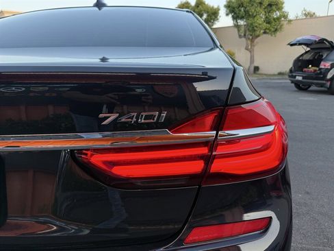 Used 2017 BMW 740i RWD image 15
