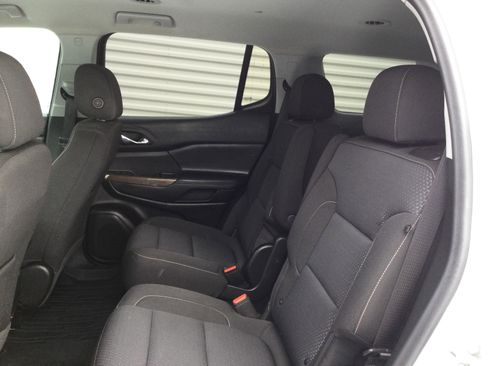 Used 2022 GMC Acadia SLE w/ Driver Convenience Package image 7