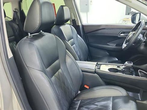 Certified 2023 Nissan Rogue Platinum FWD image 26