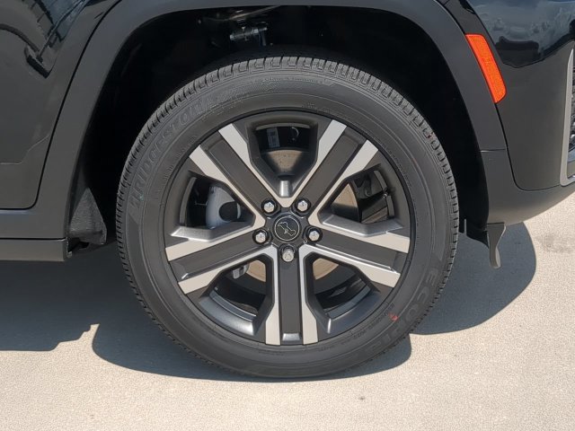 New 2027 Jeep Grand Cherokee Limited w/ Trailer Tow Package AWD/4WD image 11