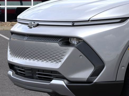 New 2025 Chevrolet Equinox EV LT image 13