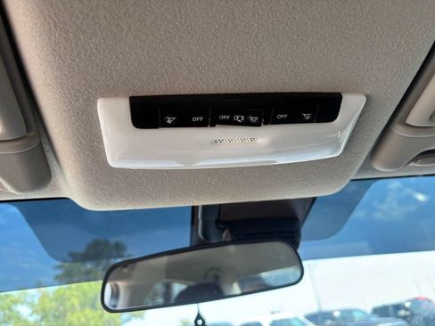 Used 2025 Nissan Versa S w/ Trunk Package FWD image 22